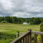 ベッド・アンド・ブレックファスト Domaine Des Pecheries Montel-de-Gelat