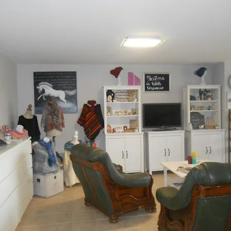 Domaine Des Pecheries Bed and Breakfast 3*